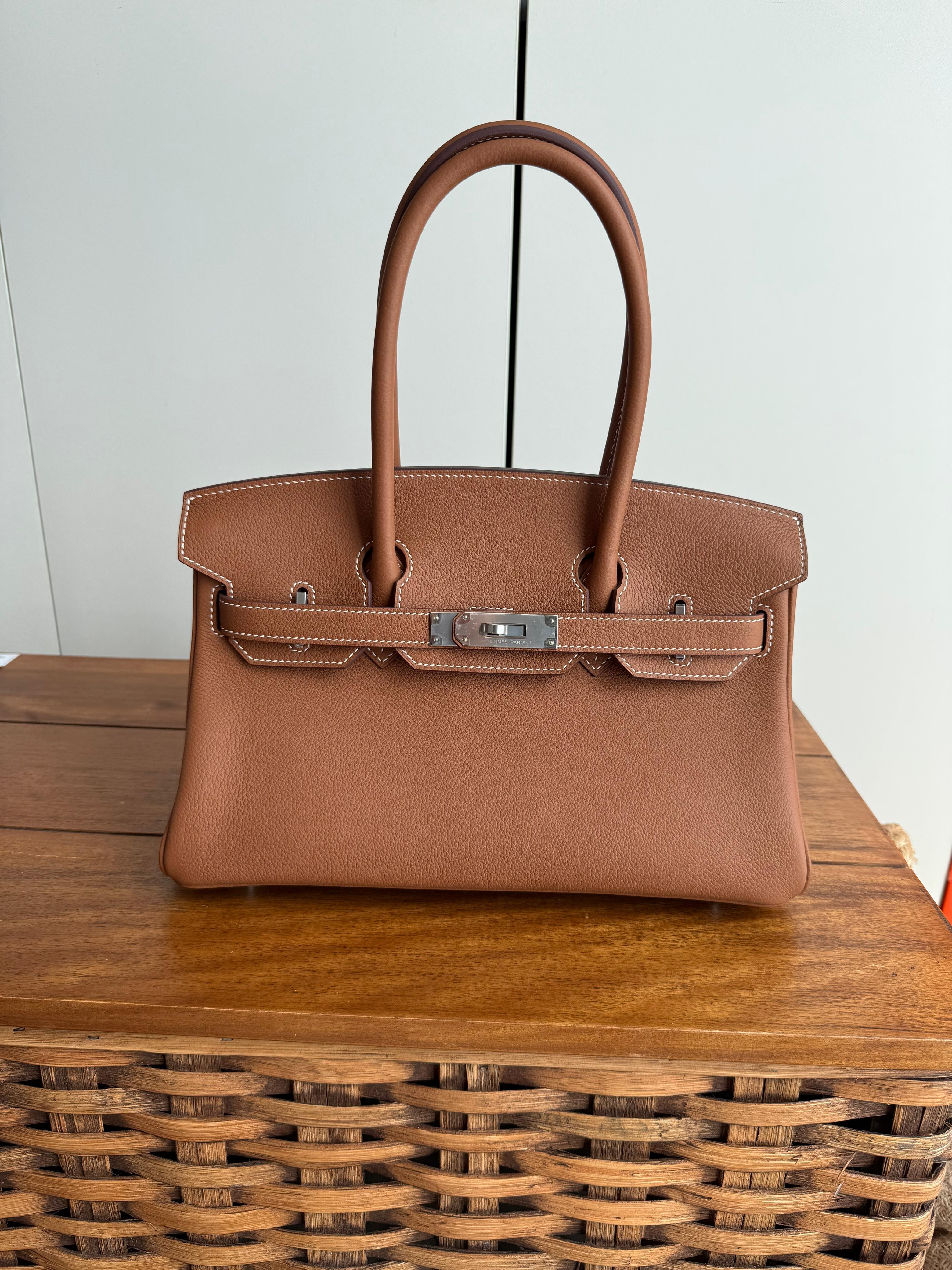 أناقة لا تحتاج إلى تعريف ✨👜