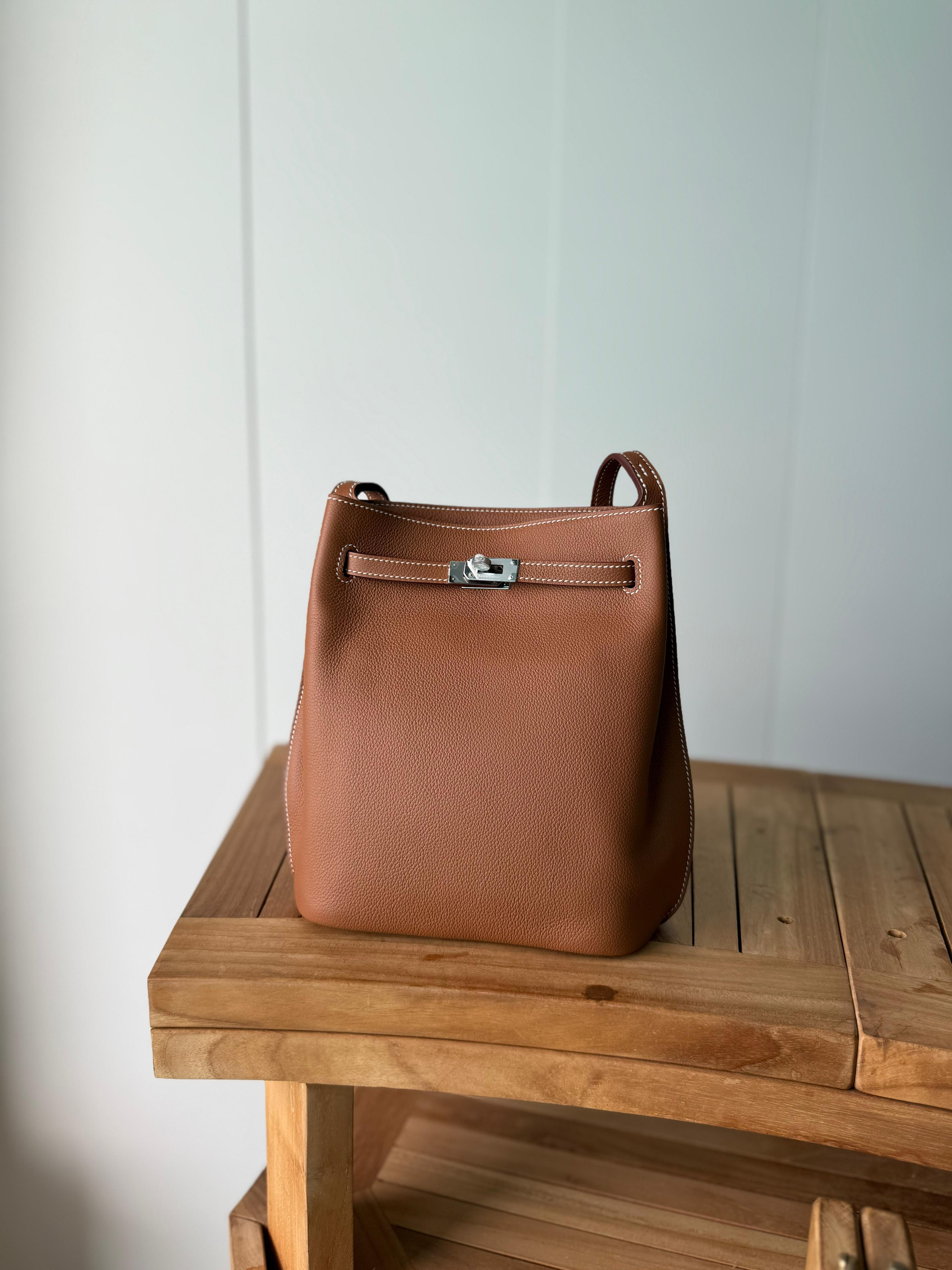 شنطة نسائية فاخرة جلد طبيعي – تصميم أنيق وعصري بجودة عالية