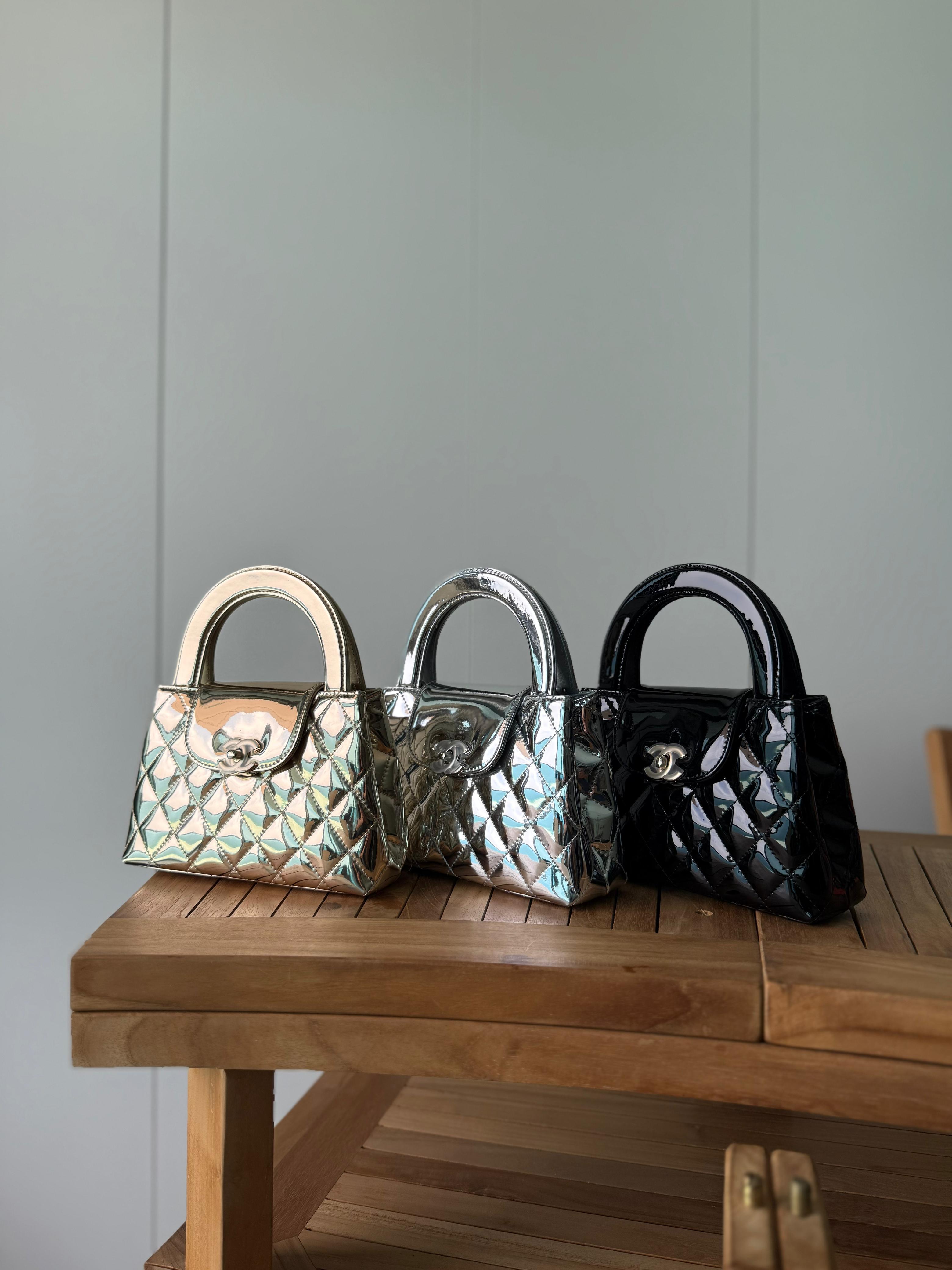 Women's handbag. High quality.