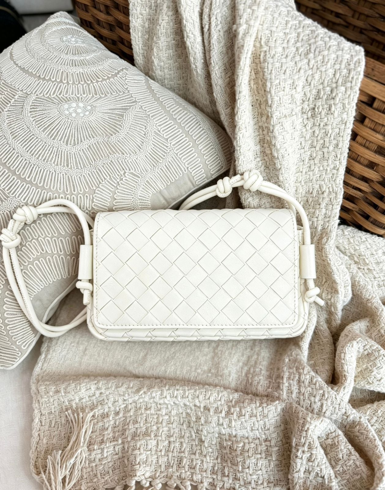 👜 شنط أنيقة بتصميم مضفّر – لمسة فخامة لكل إطلالة🌷