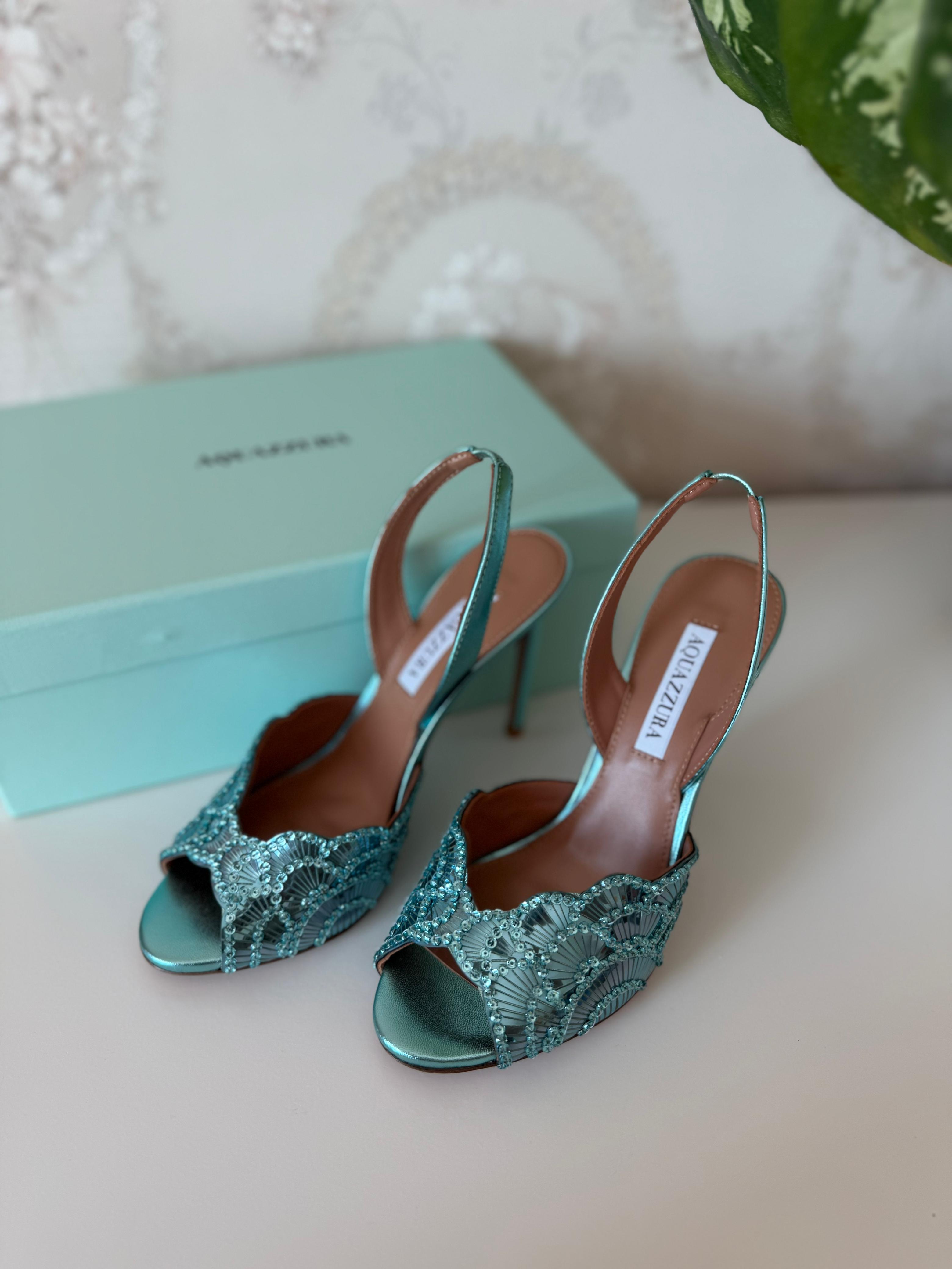 حذاء كعب نسائي فاخر مزين بتفاصيل لامعة – تصميم أنيق وعصري