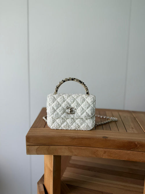 Elegant White Mini Bag – Luxury Soft Design | PriveRoyal