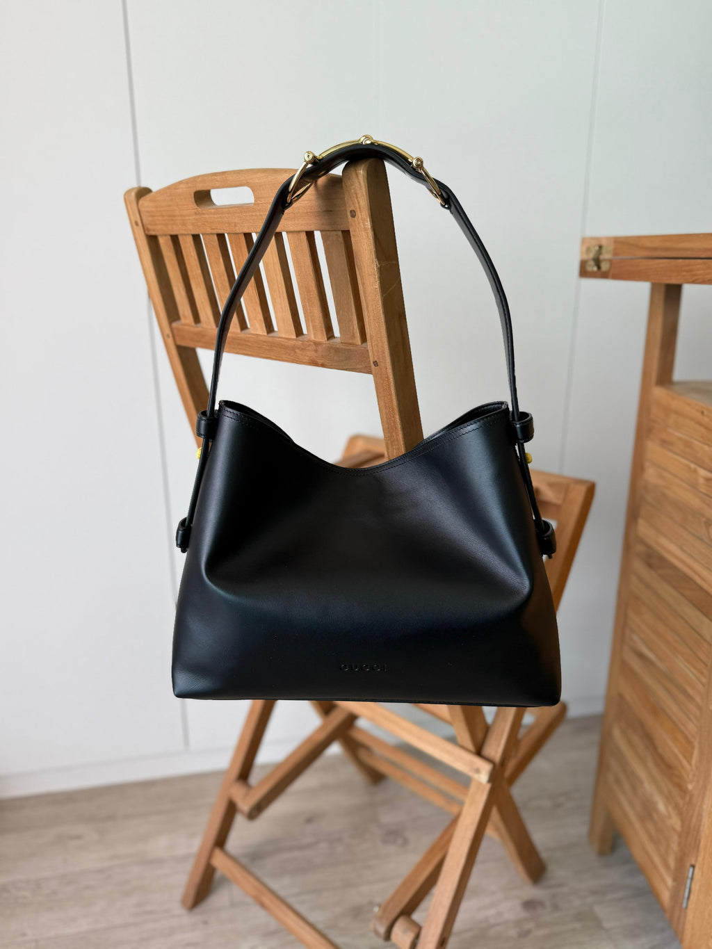 شنطة نسائية بتصميم أنيق وعصري تناسب الاستخدام اليومي والمناسبات 💖