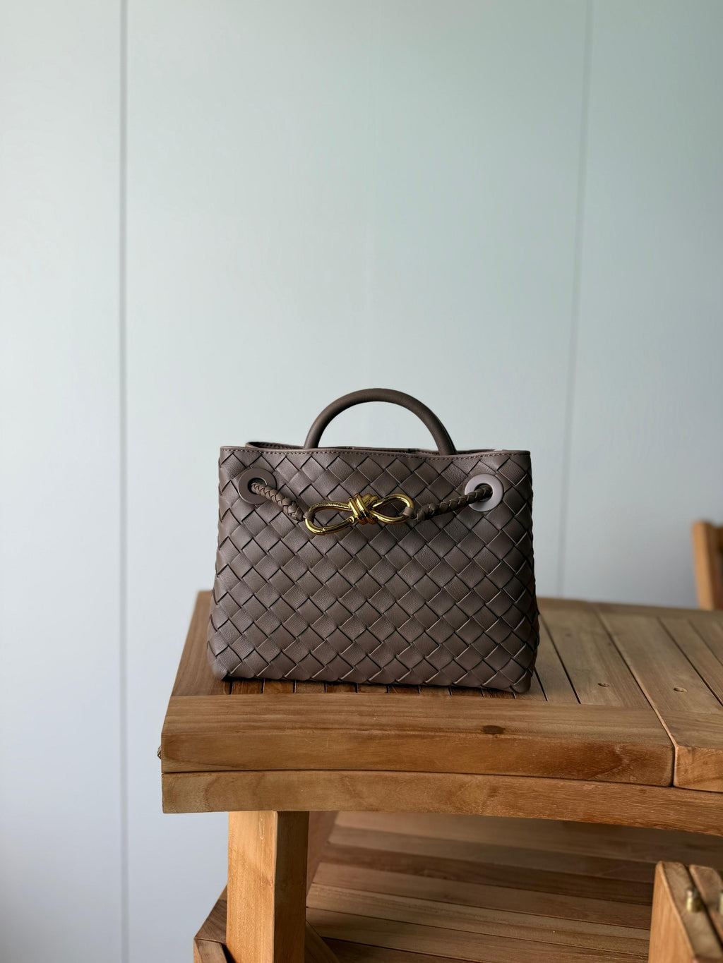 High-quality luxury women's handbag, 25cm – elegant design with gold details