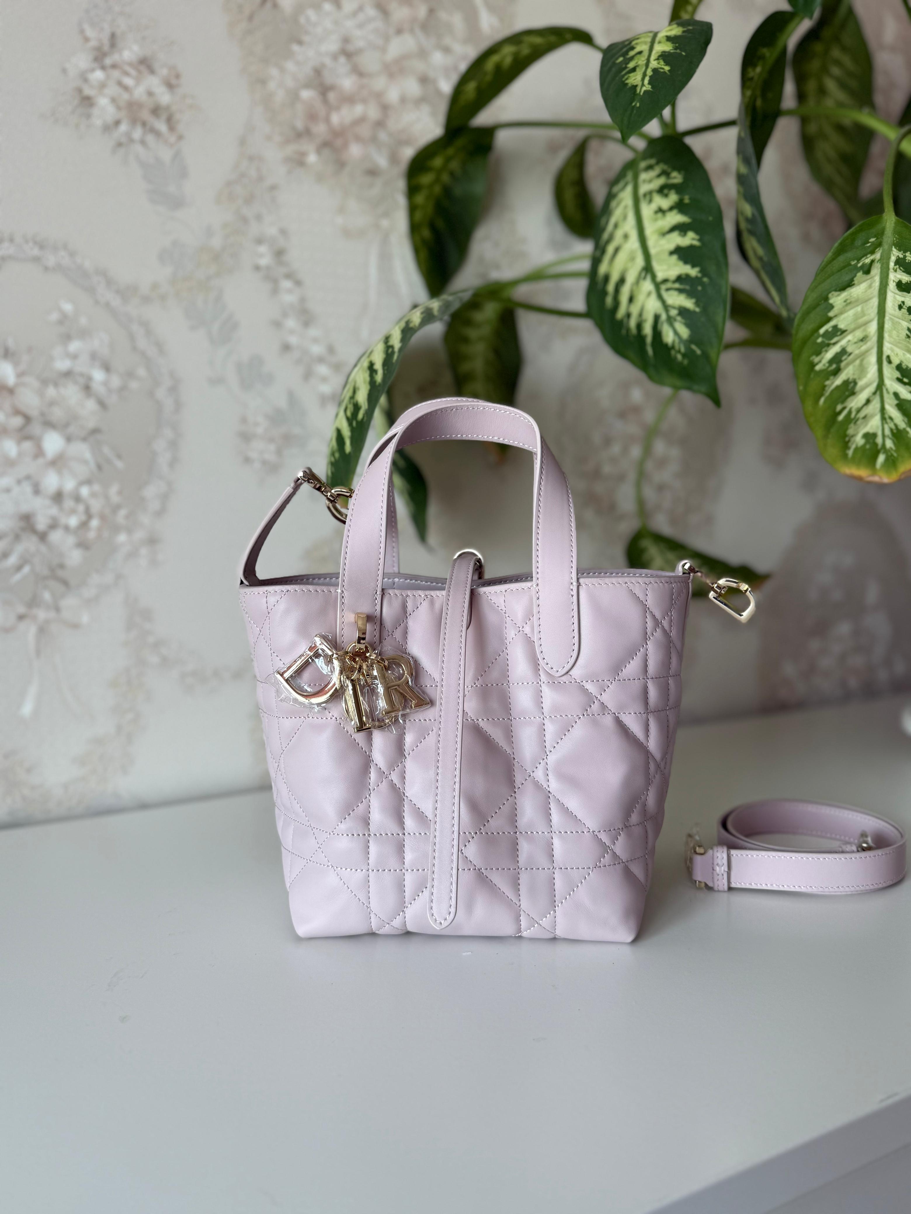 👜 : شنطة نسائية مبطنة أنيقة – تصميم عصري مع حزام كتف | جودة عالية