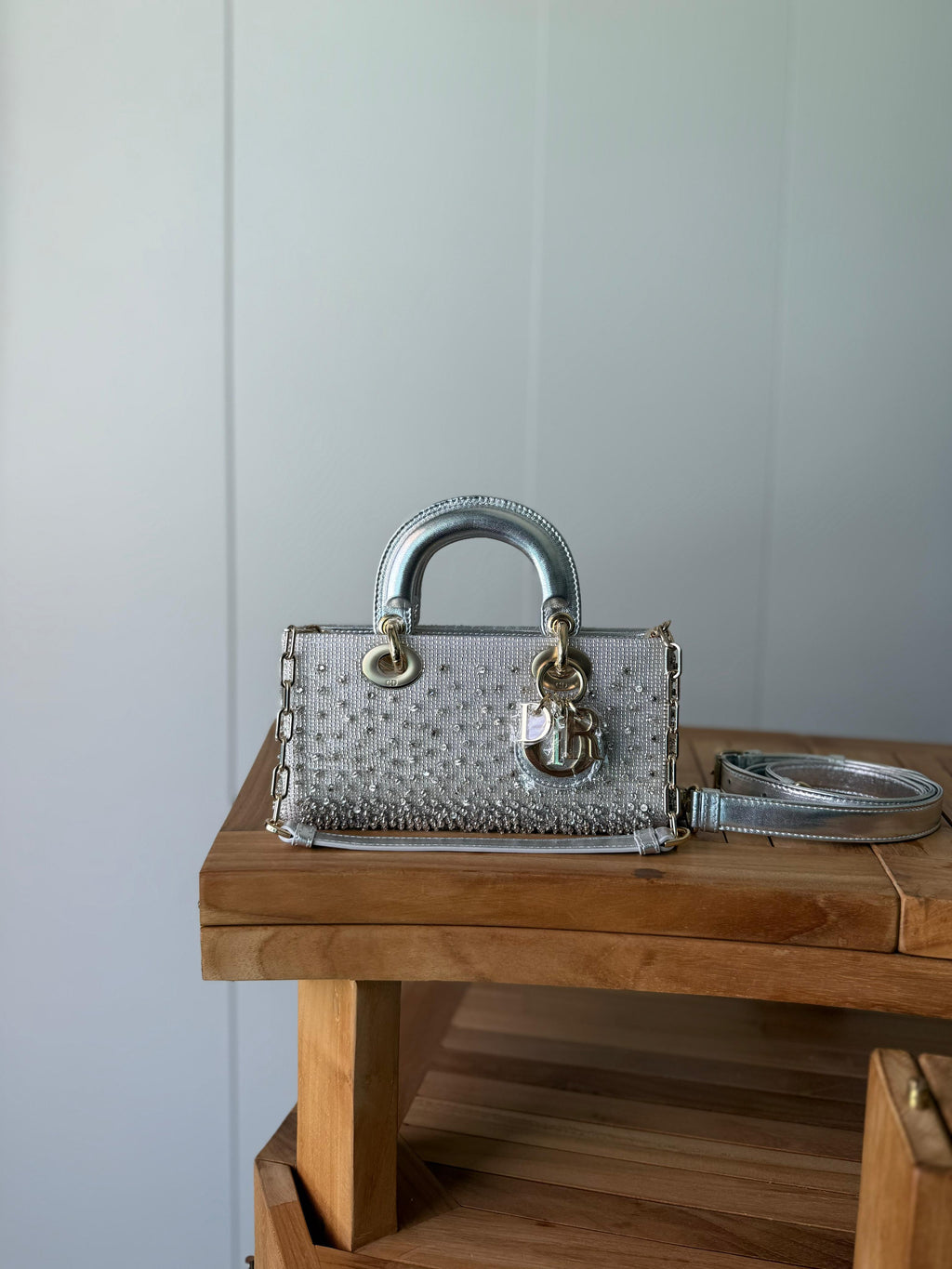 👜 شنطة كريستال فاخرة 22 سم – أناقة لامعة تخطف الأنظار