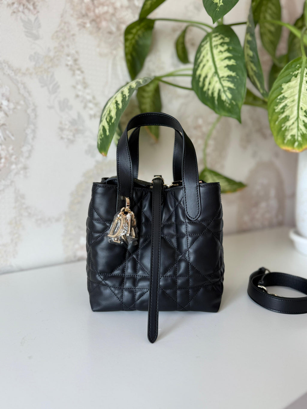 👜 : شنطة نسائية مبطنة أنيقة – تصميم عصري مع حزام كتف | جودة عالية